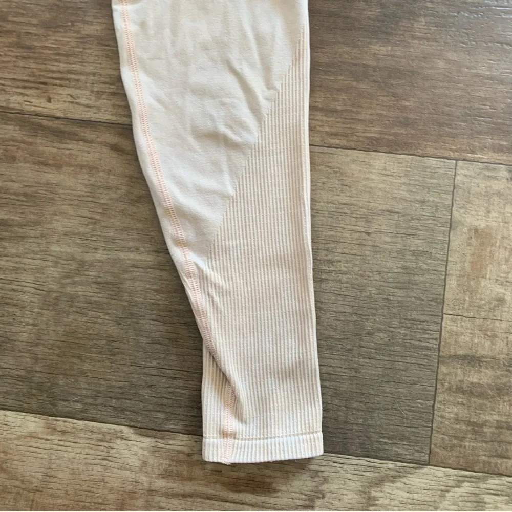 Victoria’s Secret PINK cream leggings high rise seamless - Picture 5 of 11
